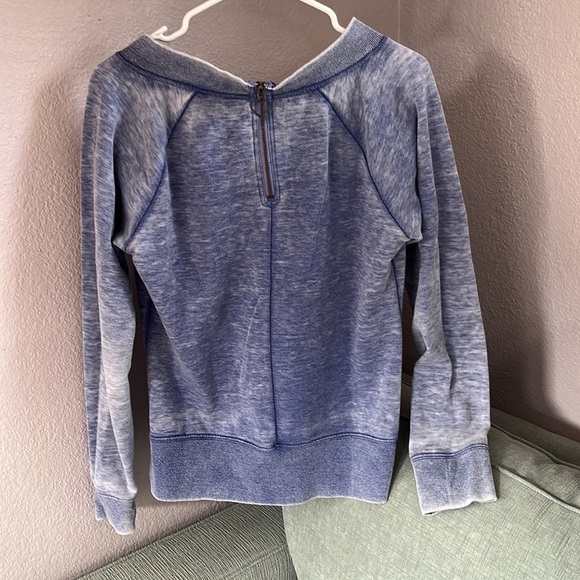 Roxy blue wild at heart sweatshirt in size x-large.💜 - Picture 4 of 9